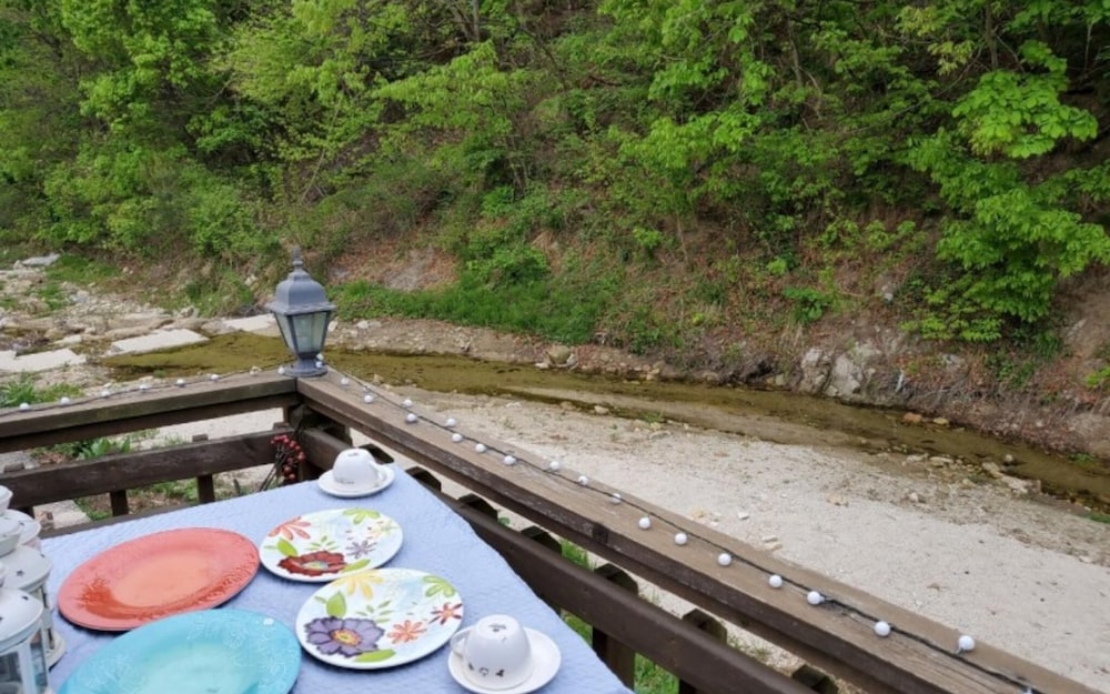 Gangneung Sinnaneun Pension view 3