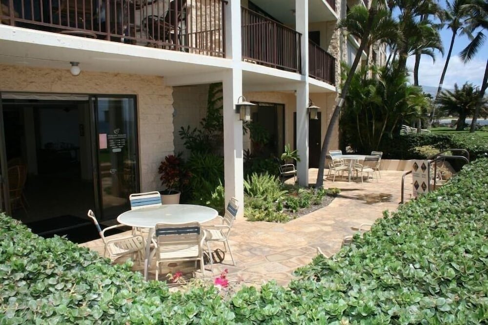 Kihei Beach, #506^ 1 Bedroom Condo by RedAwning