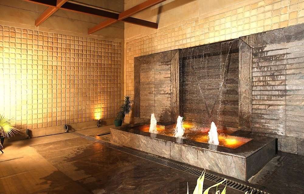 Inde Vista Woods Signature Tower