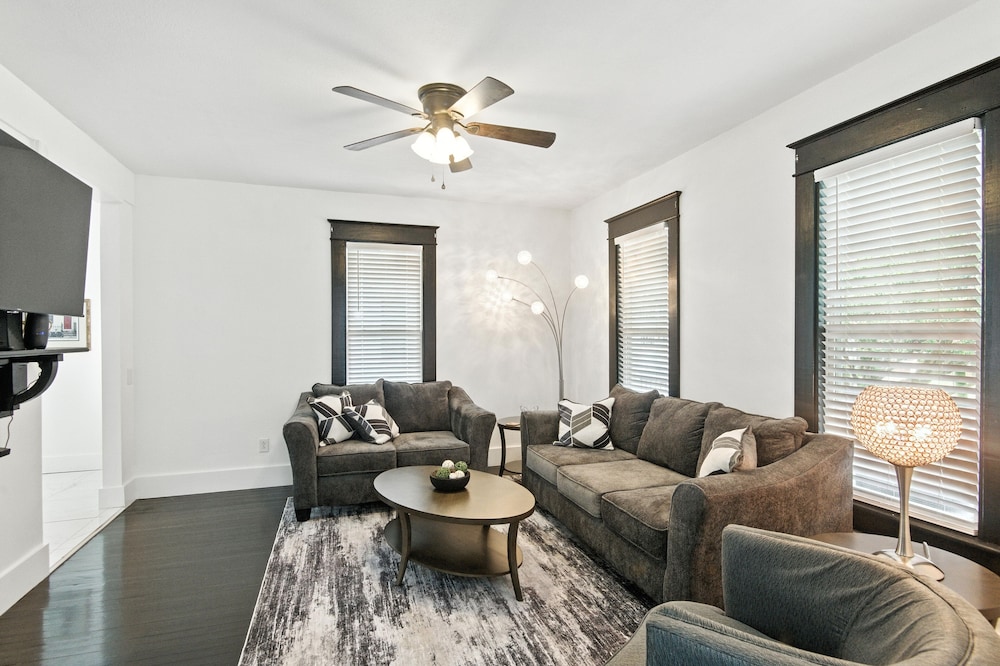 Historic Elegance In The Heart Of Elizabeth City 4 Bedroom Home