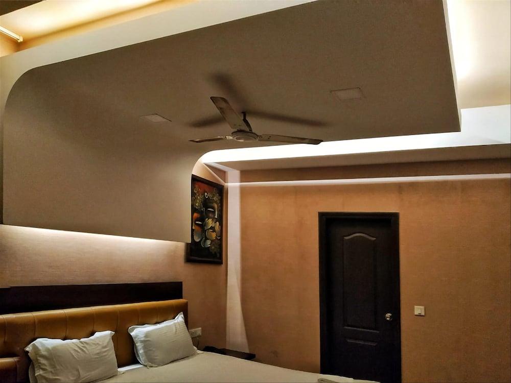 Noida Vacations - Mint Metropolitan Grand - Property Image 16