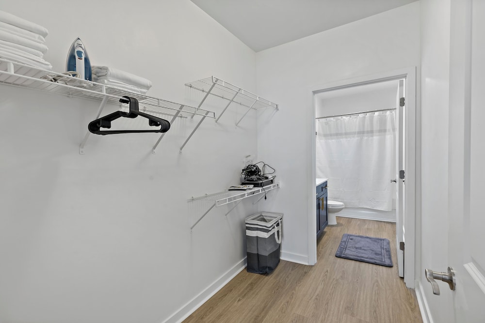 ROVE LIVING/KB - Midtown205