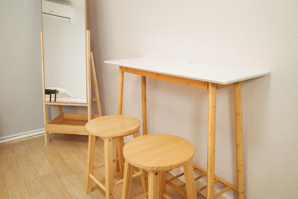 Starria Hostel foreign guest only 16
