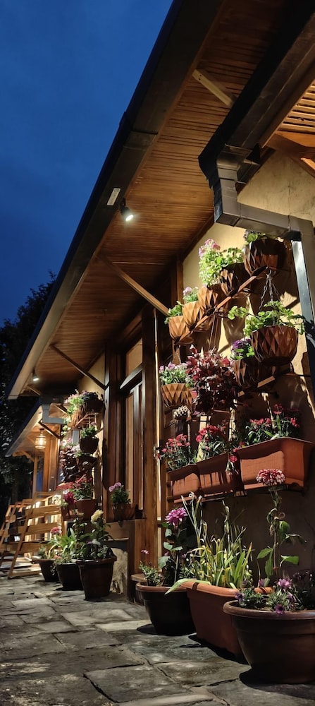 SNOVIKA THE ORGANIC FARM AND STAYS