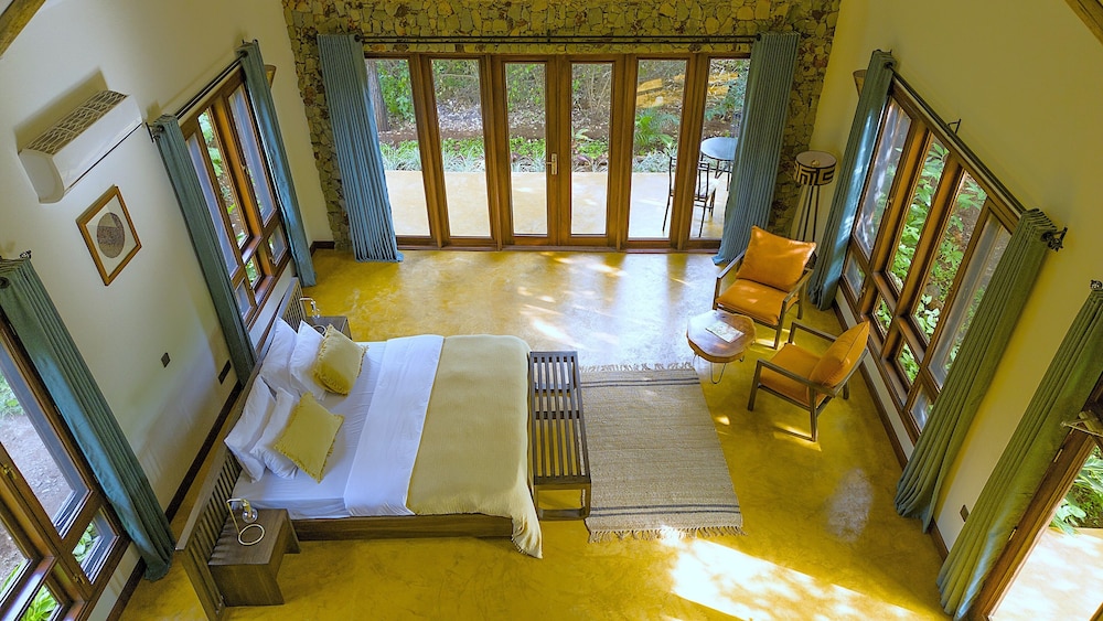 Moonbow Lodge