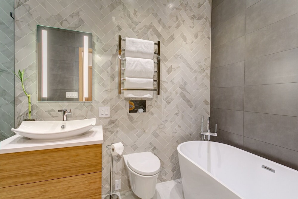 Hawthorn III by Rove Travel 2BR Designer Apt