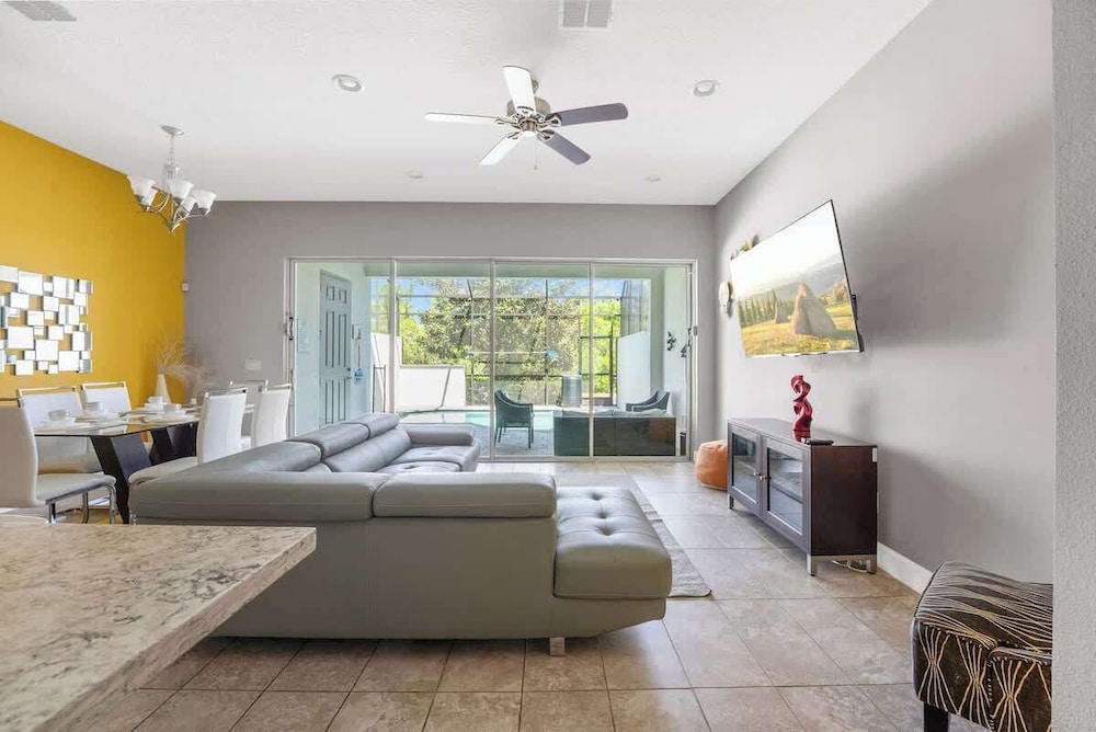 Comfortable Vacation Home up to 10 People
