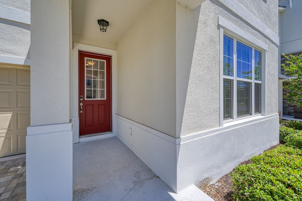 Modern Home With Private Pool Near Disney - Image 1