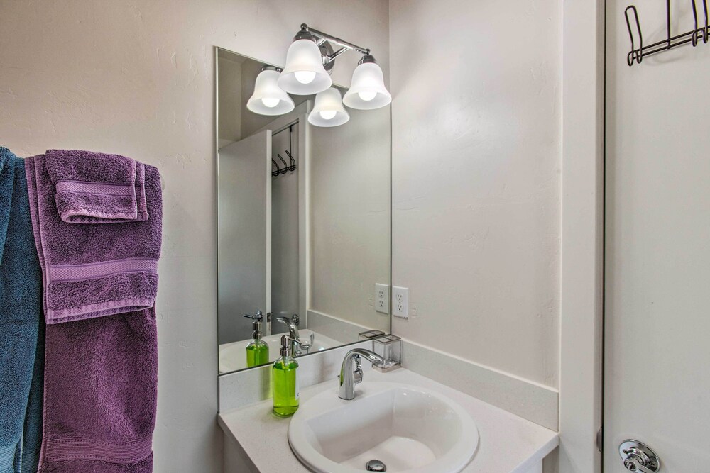 Denver Vacations - Denver Abode w/ Rooftop Deck  City Views - Property Image 15