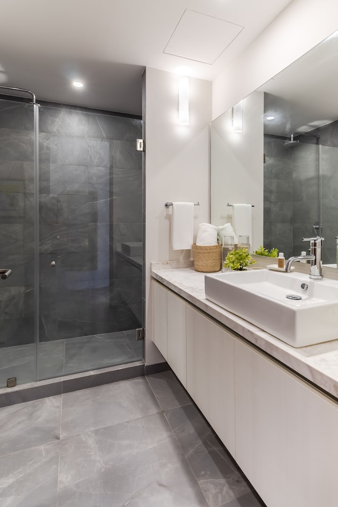 The Gallery by Riviera Rentals view 4