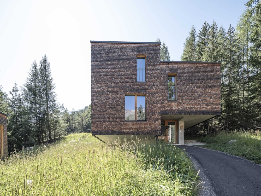 Chalet Resort Near Lake