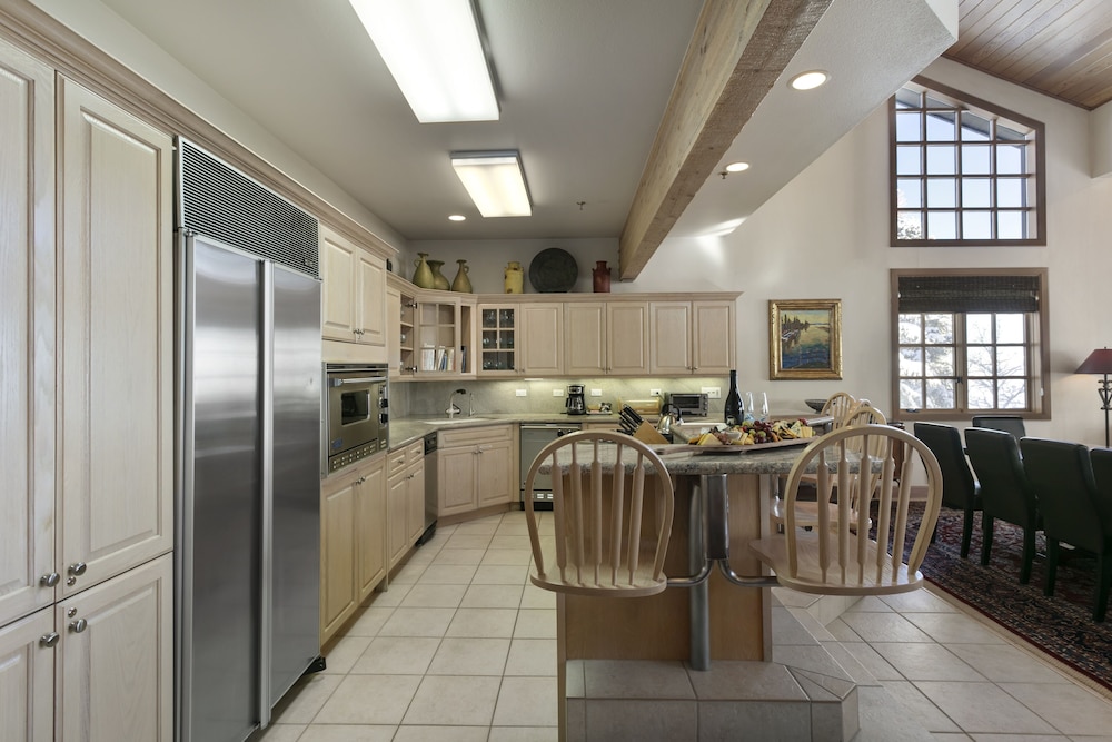 Stag Lodge at Deer Valley Resort - Four Bedroom with Spa #30 4 Condo
