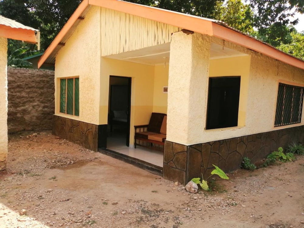 Ukunda Vacations - Diani Travelers Guest House - Property Image 6