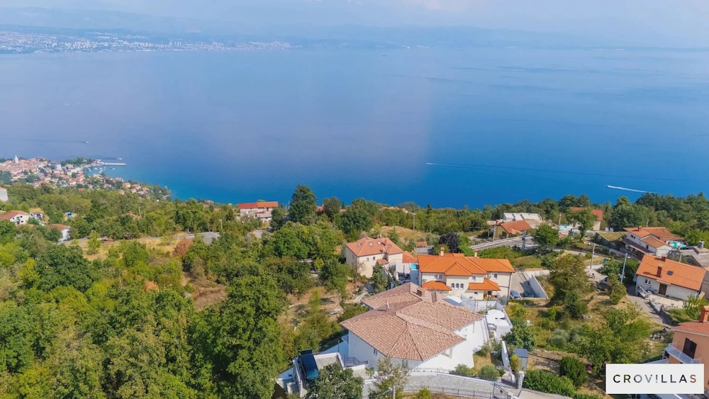 Villa Lauriana Nearby Opatija - Crovillas
