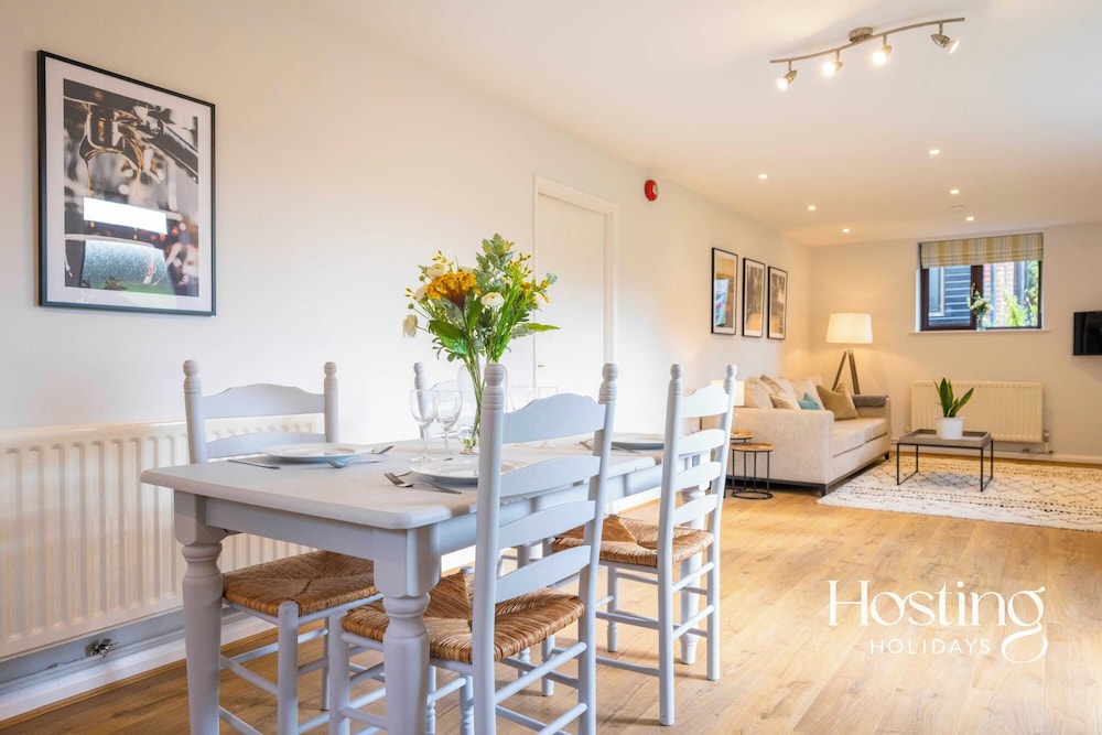 Walkers Lodge In The Heart Of The Chilterns With Incredible Views