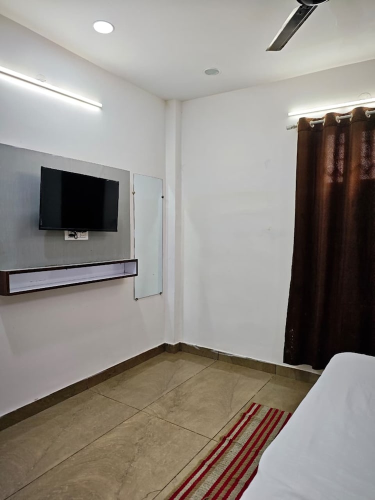 HOTEL SAI SHARNAM