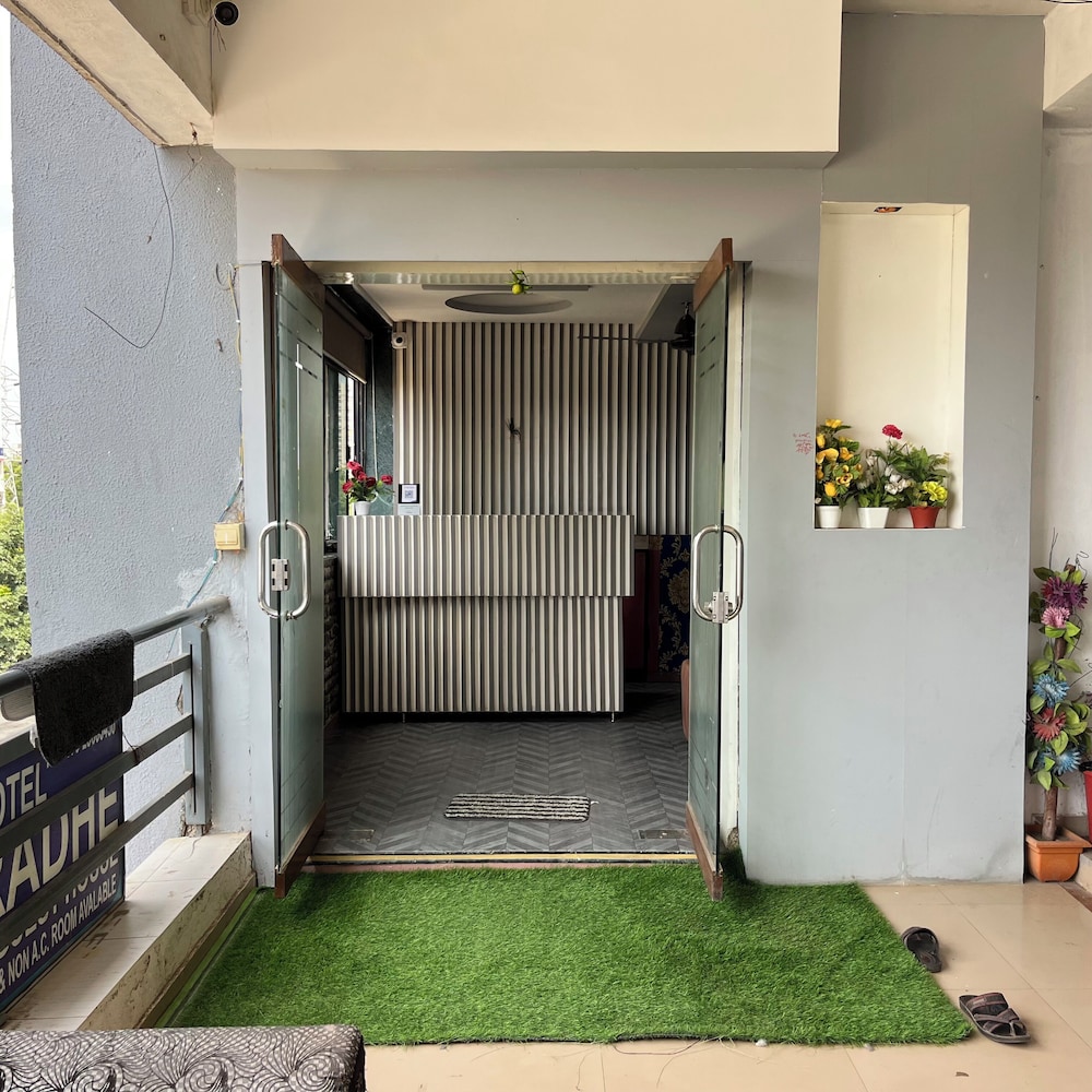 Hotel Radhe Kuudasan