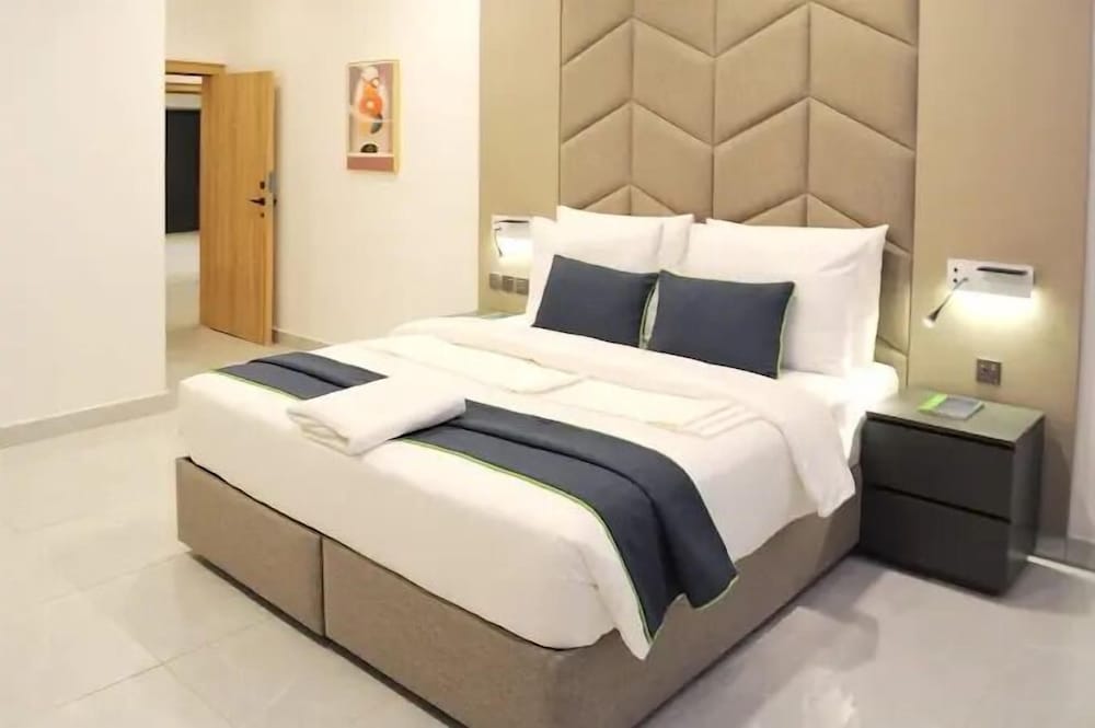Exquisite Apartments By Signature