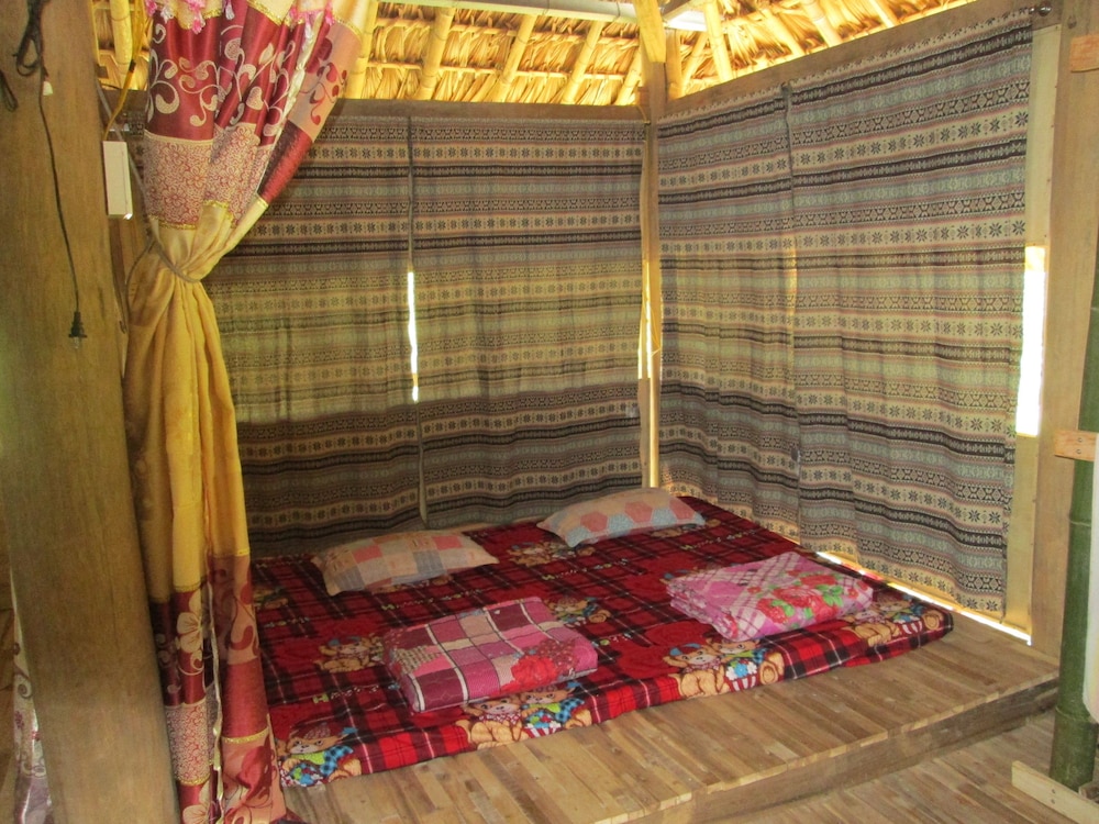 Dong Que Homestay-Tours-Motorbike, Car rental, Hiking