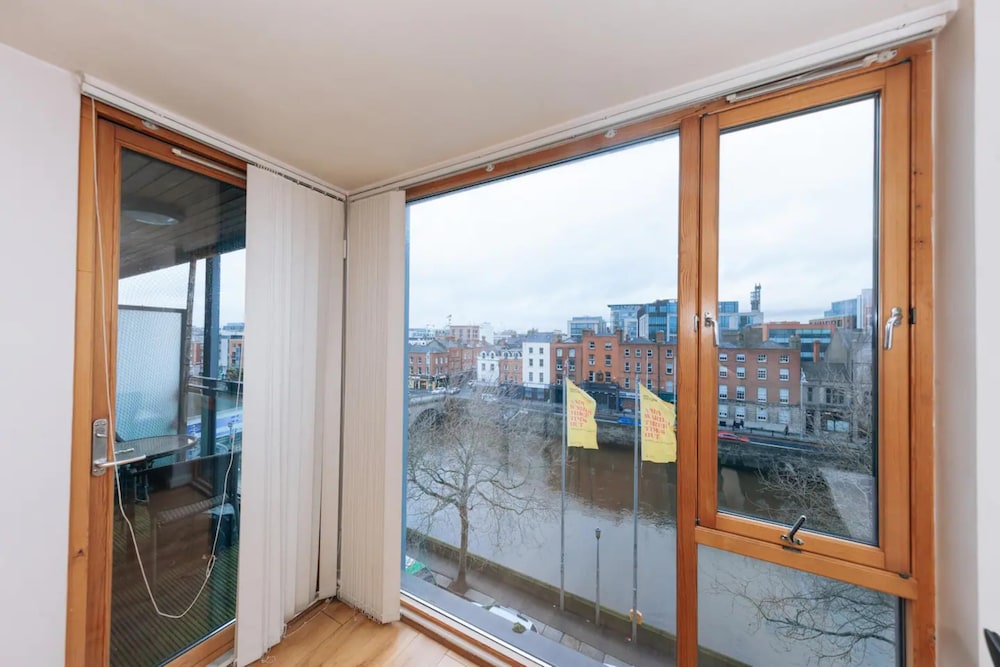 Chic & Radiant 1BD Flat Near Dublin City Centre!
