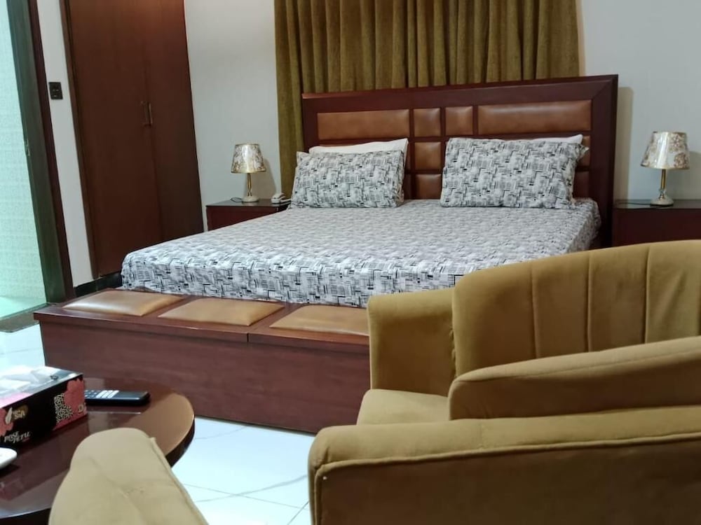 Varano Guest House