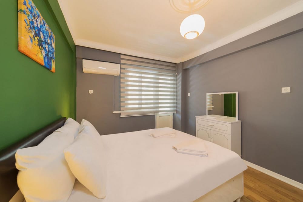 Central Flat Close to the Beach in Muratpasa