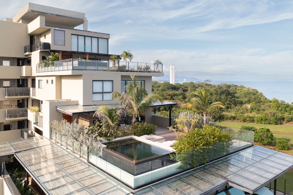 The Palms Penthouse by Acomodo Punta Caelo
