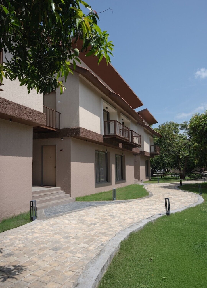Gir Aatithya Clarks Inn