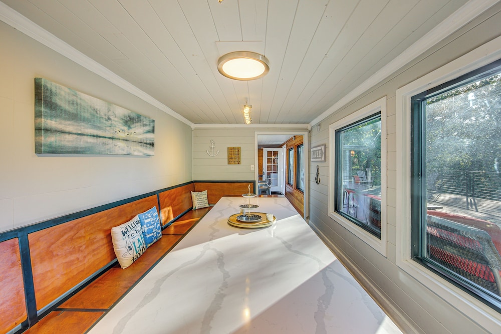 Game Room, Trails! 30-acre Lakefront Streetman Gem