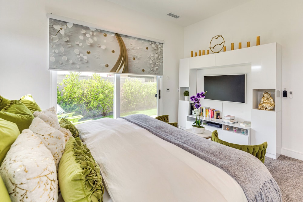Desert Oasis in Palm Springs w/ Resort-style Perks