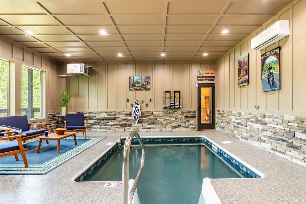 Rambling Ridge Lodge Endless Amenities Fun Indoor Pool Hot Tub A Arcade Game Room