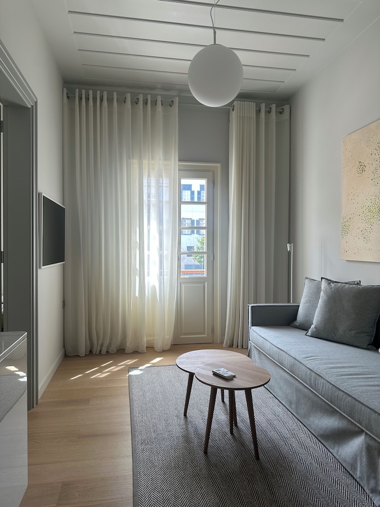 Amalie Suites