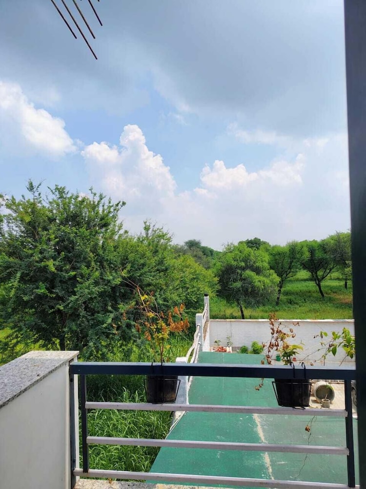 Baba Sundaram Hotel & Restaurant