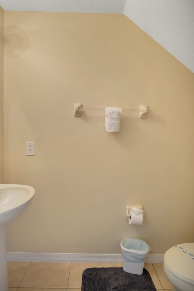 Enchanted 5BR Townhome Disney Fun Awaits