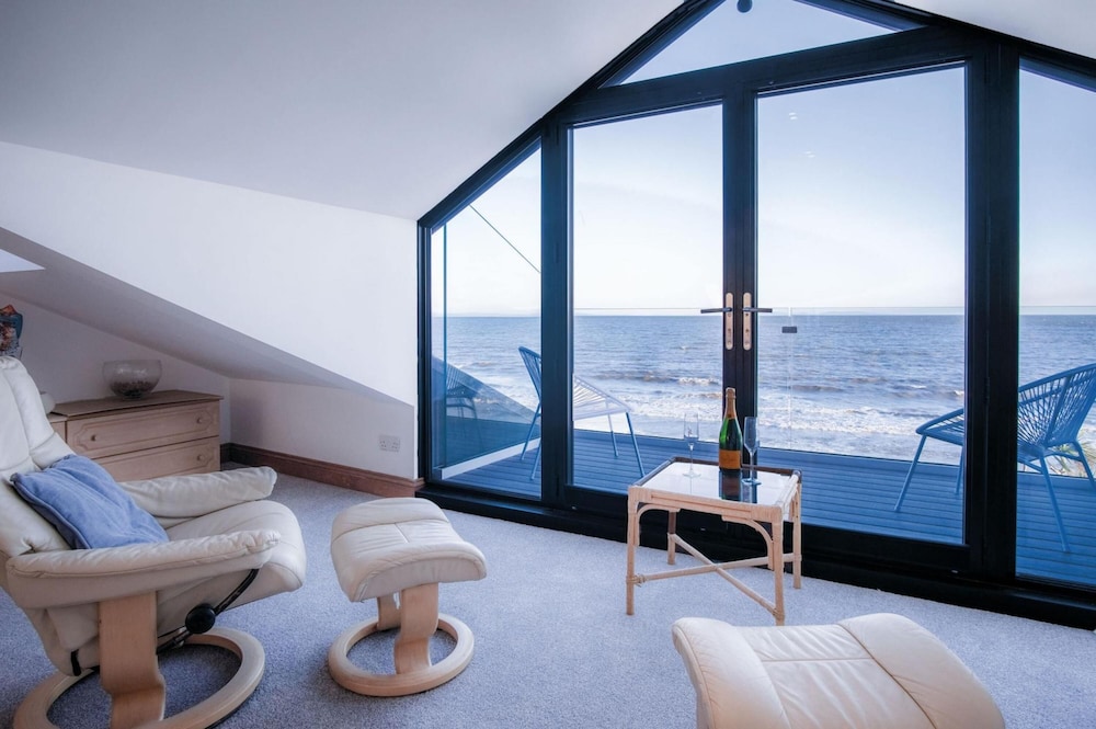 Beachways - 5 Bedroom Holiday Home - Saundersfoot view 5