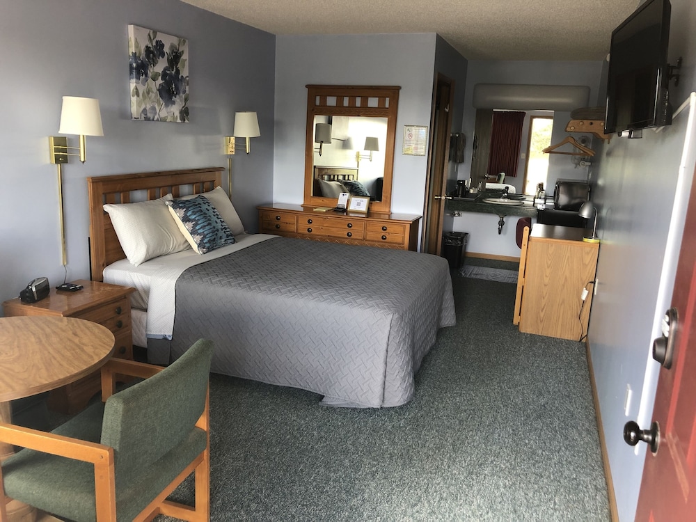 Edge Of The Woods Motel view 2