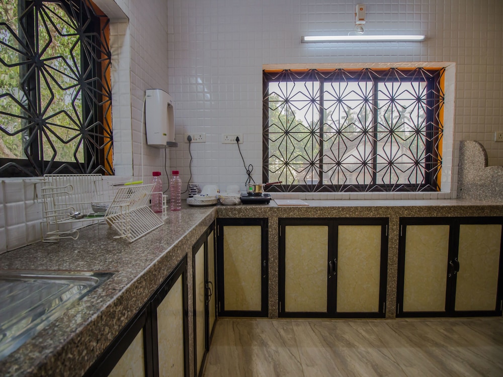 OYO 13914 Home Graceful Studio Siolim