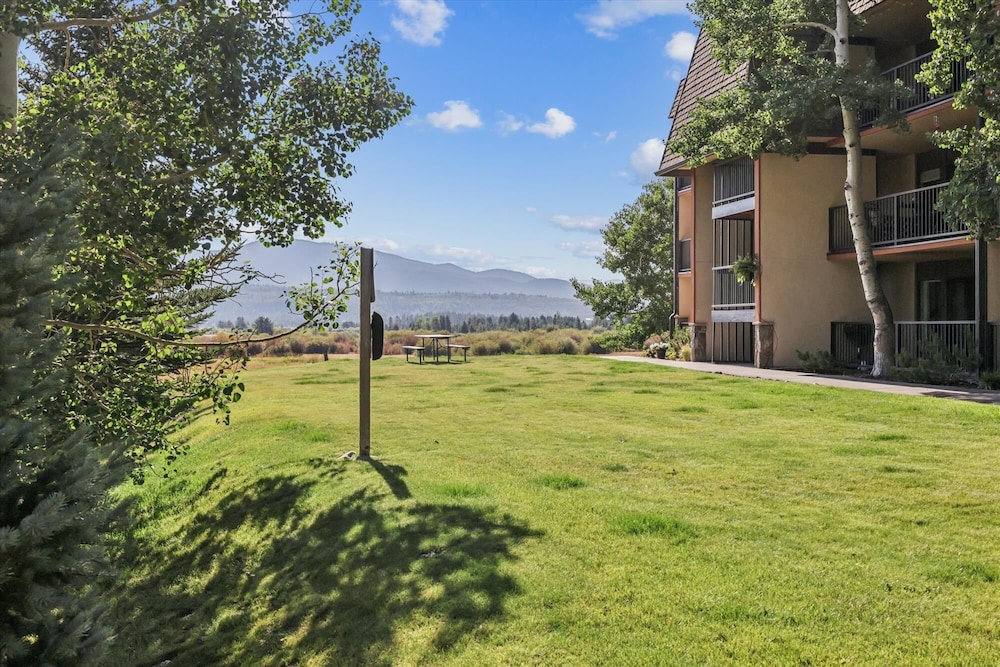 Mountain Meadows 203 2 Bedroom Condo