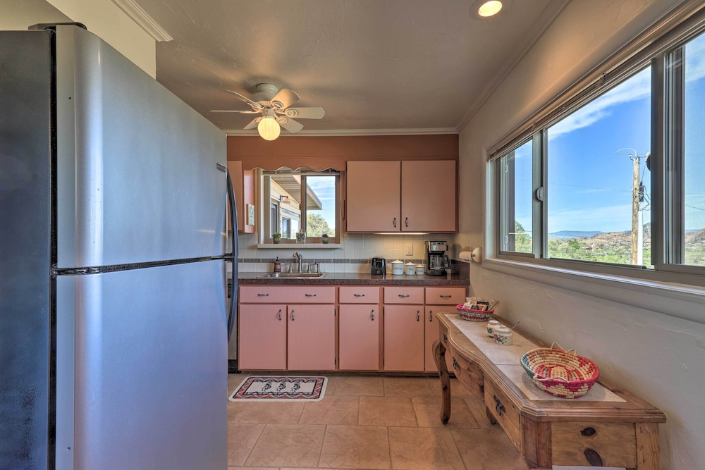 Walk to Watson Lake: Private Prescott Home!