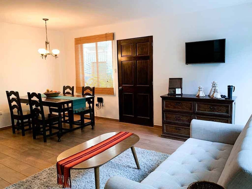 Casita Escondida