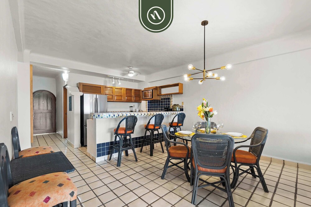 Beachfront Mexican Styled 3 BR Condo in Downtown