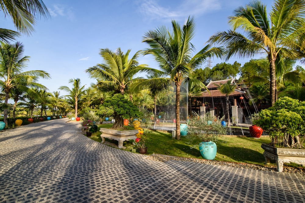 Sankofa Village Hill resort and Spa