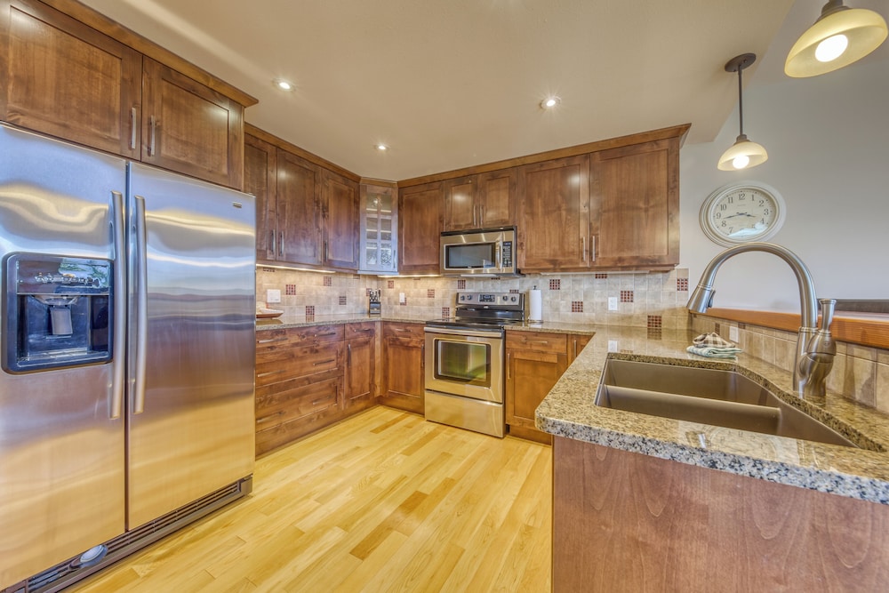 Fairmont Creek Property Rentals The Residences