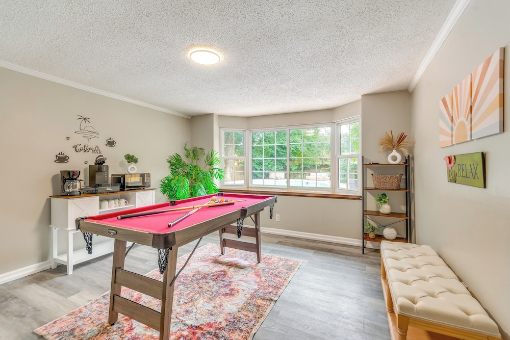 Foosball Games & Al Fresco Dining: Pensacola Home!