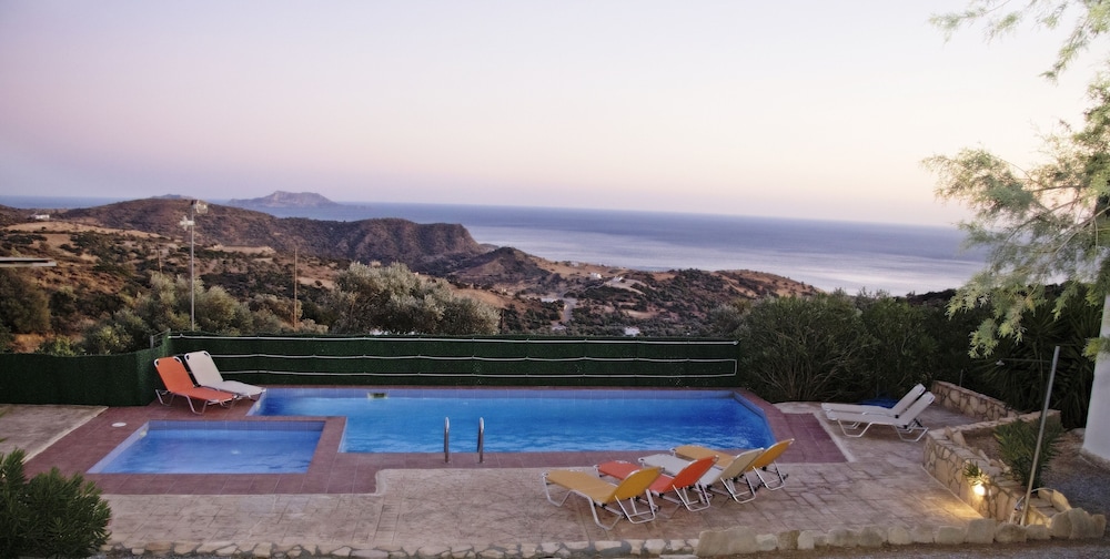 Paterakis Studio's Triopetra view 5