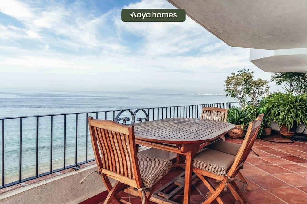 Ocean View 3Br Condo-balcony-beach-pool - 812