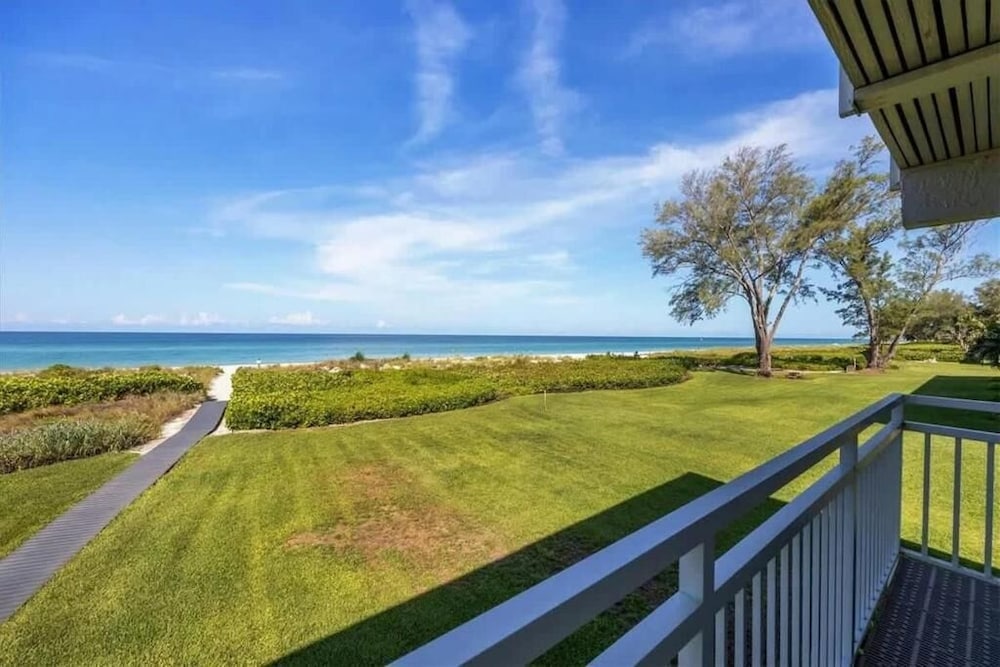 Luxury Beachfront Retreat