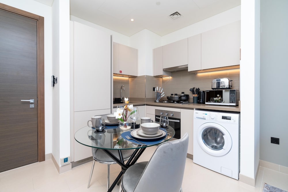 Whitesage - Elegant Apartment With Unobstructed City Views
