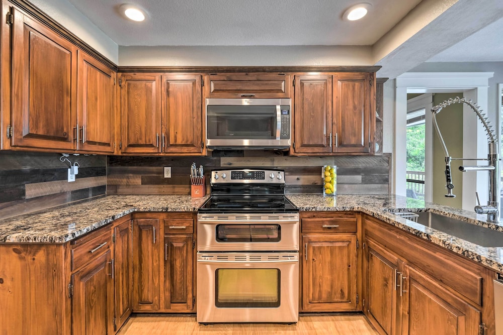 Peaceful Ranch-style Camano Home on 5 Acres! view 3