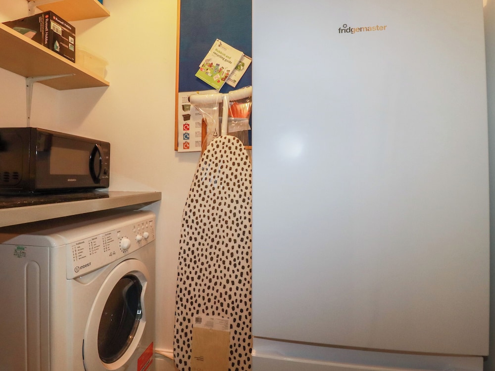 6 Trelawney Court